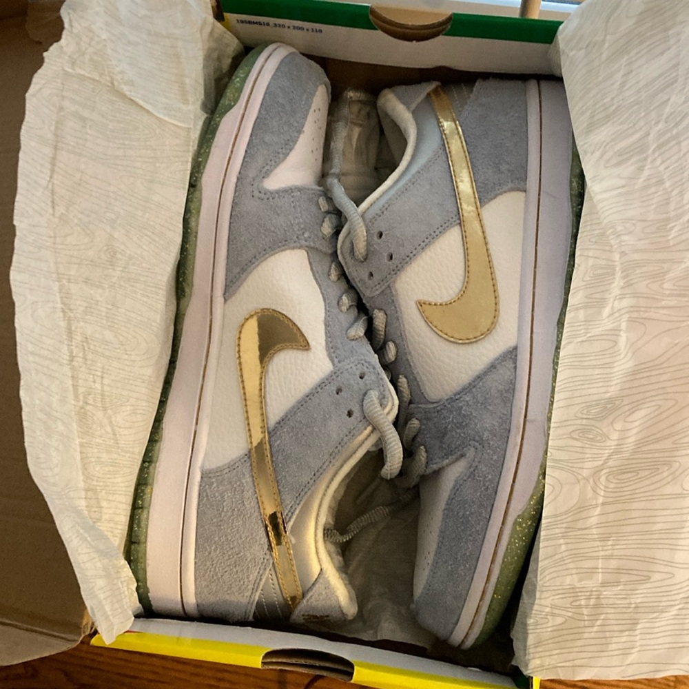 Men’s Nike Dunks Sean Cliver Edition. Authenticity verified on Mercari. Sz 10